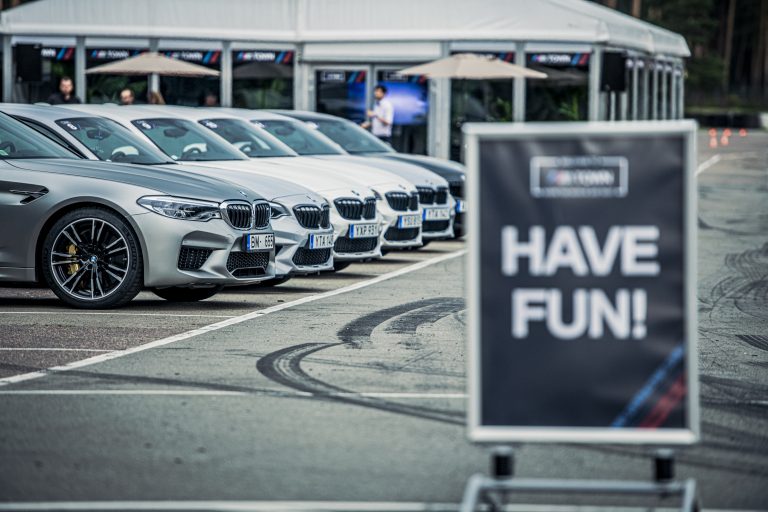 Kursors apmeklē BMW M Town pasākumu (video)