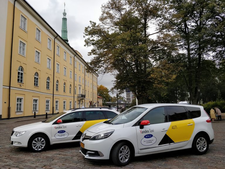 Yandex.Taxi ienāk korporatīvo un ģimeņu segmenta taksometru pārvadājumu tirgū