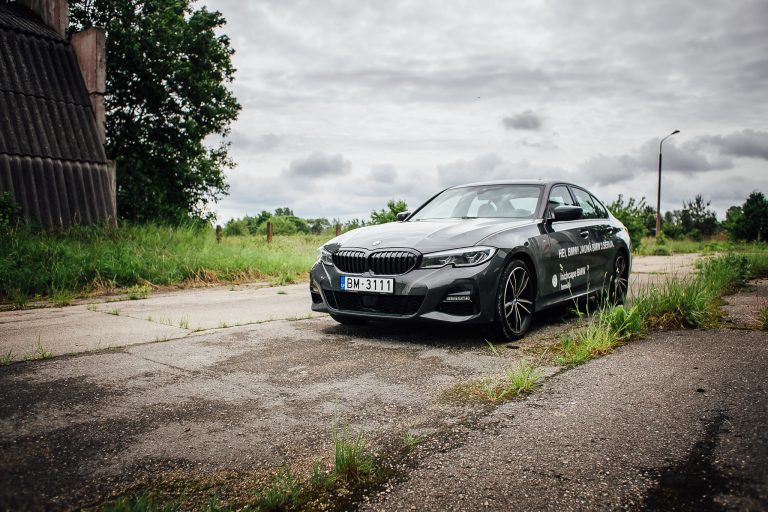 Kursors izmēģina trešās sērijas BMW (G20)