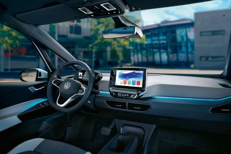 “Volkswagen” apsver sadarbību ar konkurentiem programmatūras izstrādē