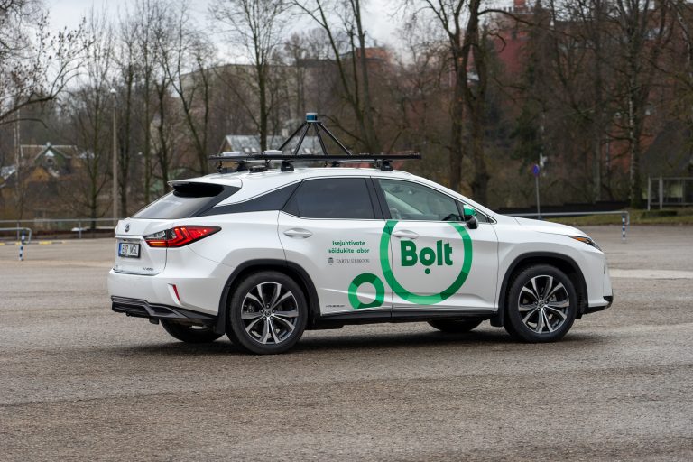 Tartu universitāte sadarbībā ar Bolt atklāj autonomo transportlīdzekļu laboratoriju