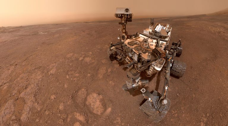 Sastindzis uz Marsa esošais Curiosity robots