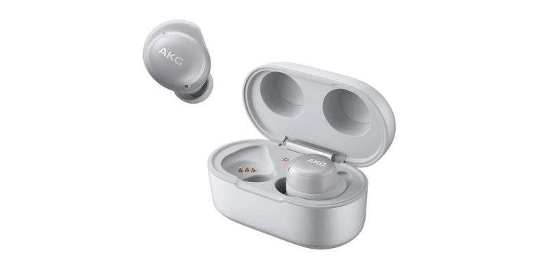 Samsung parāda ūdensdrošas un skaņu slāpējošas AKG N400 bezvadu austiņas