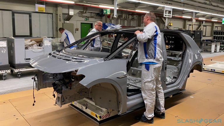 Volkswagen atsāk ražot ID.3 elektroauto