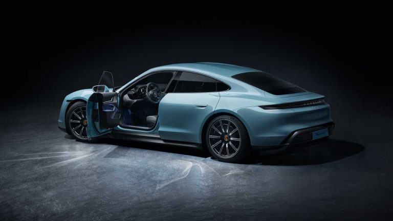 Gaidāma lētāka elektriskā Porsche Taycan versija