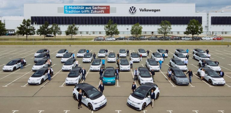“Volkswagen” piegādā ID.3 saviem darbiniekiem testēšanai