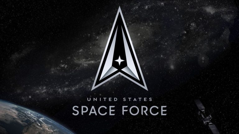 Prezentēts jaunais ASV kosmosa spēku logo