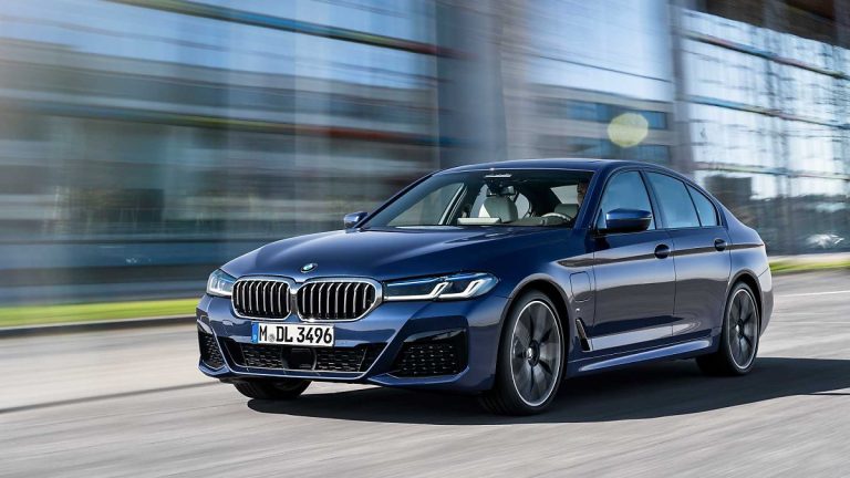 BMW sēdekļu apsilde strādās 3 mēnešus gadā jeb viss kļūst abonējams