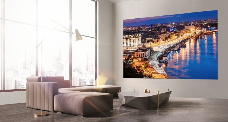 Arī Latvijā var iepazīties ar Samsung modulāro MicroLED televizoru “The Wall”