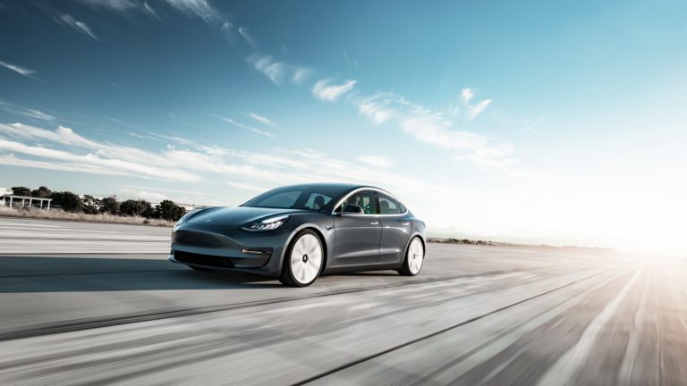 Tesla Full Self-Drive Beta versija Ziemeļamerikā pieejama visiem klientiem