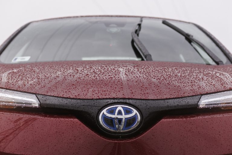 “Toyota” koronavīrusa epidēmijas dēļ atlikusi cietvielu bateriju prototipu prezentāciju