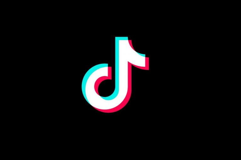 Tramps grasās aizliegt TikTok