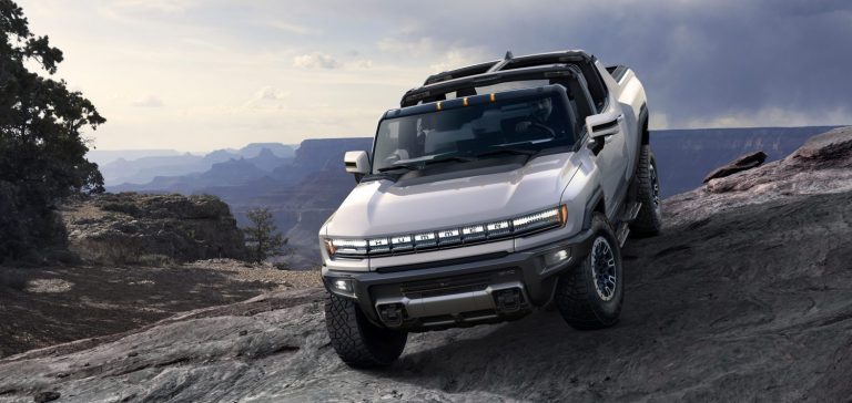 Pieprasījums pēc elektriskā Hummer lielāks nekā gaidīts, auto būs jāgaida līdz 2024. gadam