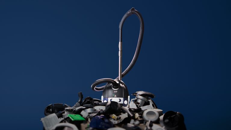 Electrolux izstrādājis putekļsūcēju, kas izgatavots no 100% otrreizēji pārstrādātiem materiāliem