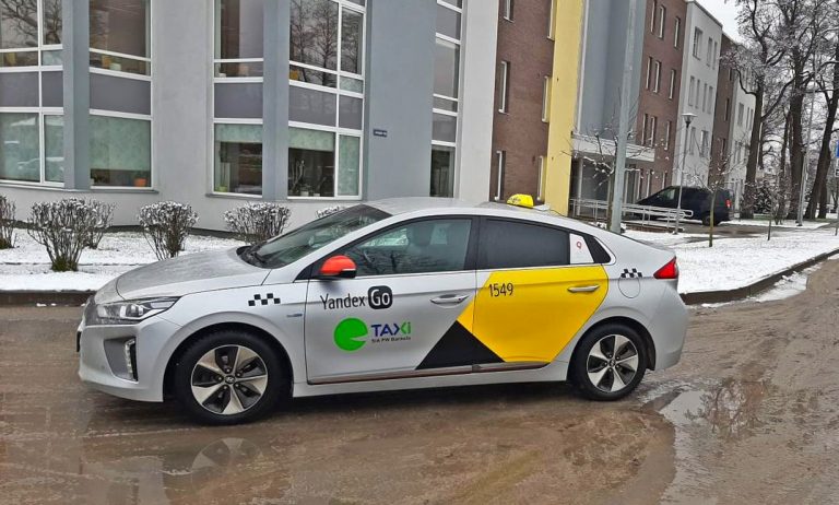 “Yandex Go” ievieš pakalpojuma sniedzēju automašīnu ātruma monitoringu