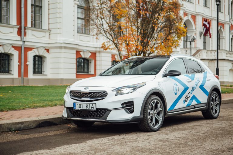 Nesteidzīgais korejietis – “KIA XCeed” plug-in hibrīda apskats
