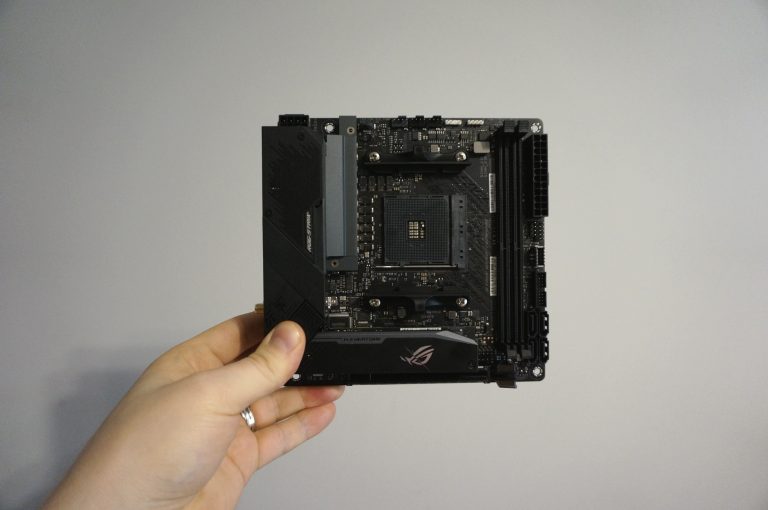 ASUS ROG STRIX B550-I GAMING sistēmplates apskats