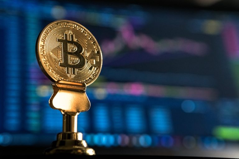 Bitcoin vērtība pirmo reizi pārsniedz 20 000 ASV dolāru robežu