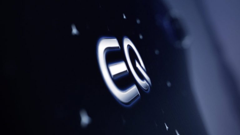 “Mercedes EQS” elektroauto būs nopērkams ar īpaši lielu multimediju ekrānu