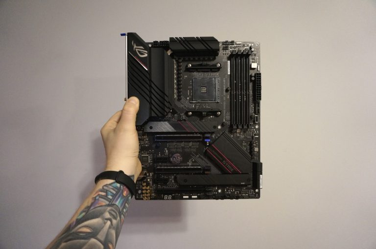 ASUS ROG STRIX B550-XE GAMING WIFI sistēmplates apskats