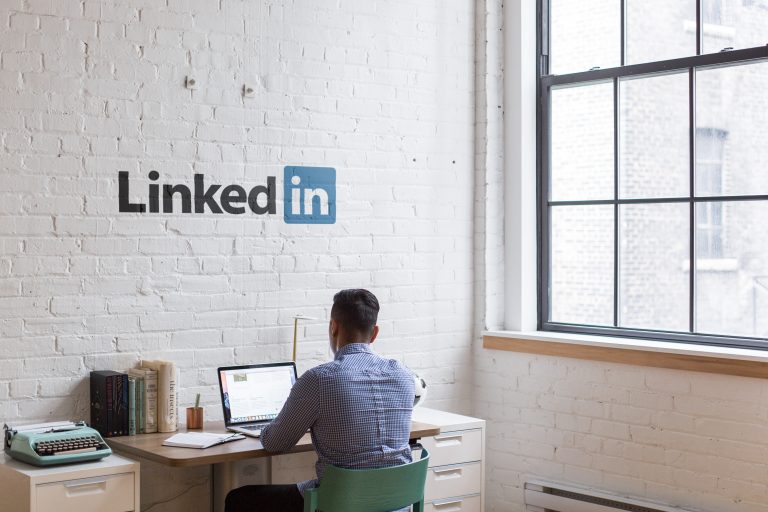 LinkedIn ir miskaste, ierakstus vairumā gadījumu veic mākslīgais intelekts