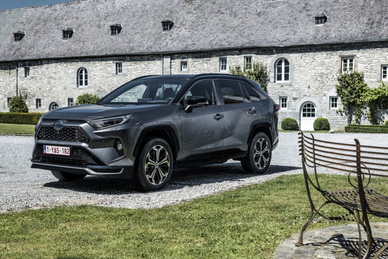 “Toyota RAV4” pagājušajā gadā bija pasaulē pārdotākā mašīna