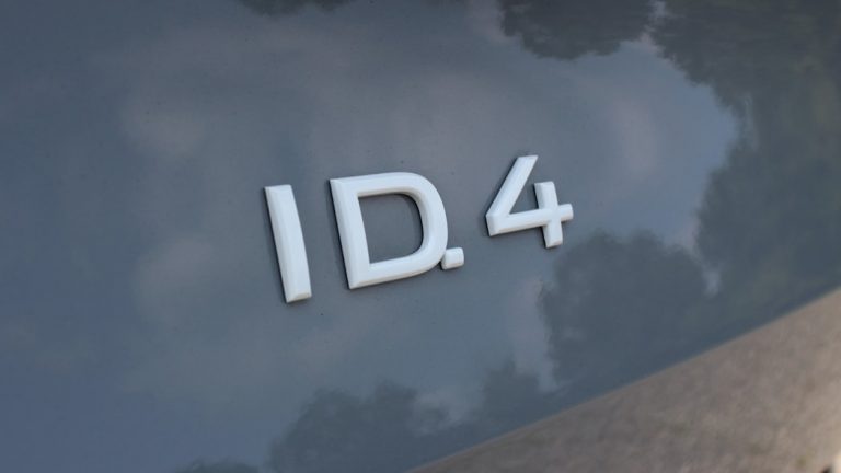 “Volkswagen” turpina koriģēt modeļu nosaukumus – “ID.4” pārtop par “ID.Tiguan”