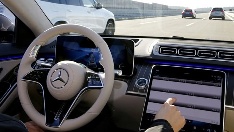 Mercedes gatavi uzņemties atbildību par “Drive Pilot” sistēmas darbību