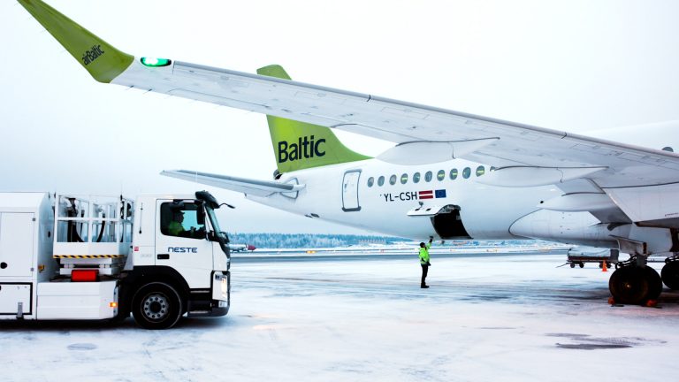 airBaltic palielina ilgtspējīgas aviācijas degvielas izmantošanu