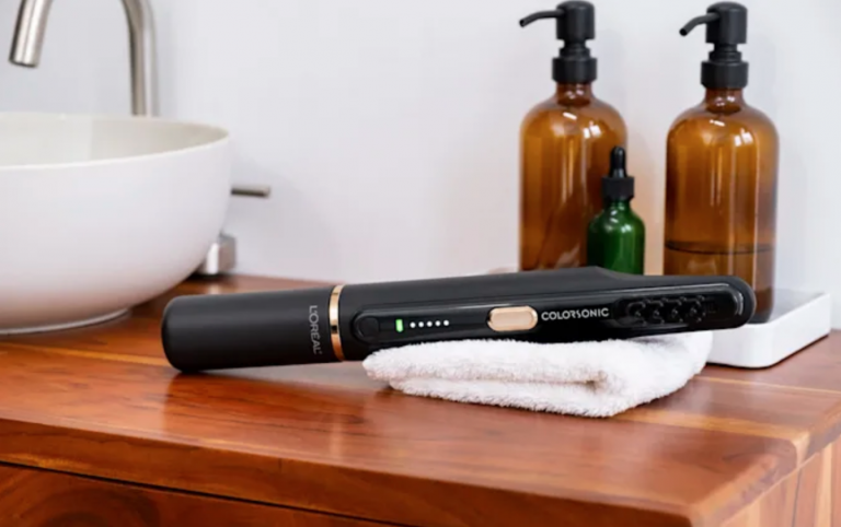 “CES 2022” izstādē “L’Oréal” atrādīs ierīci, ar ko var nokrāsot matus mājas apstākļos