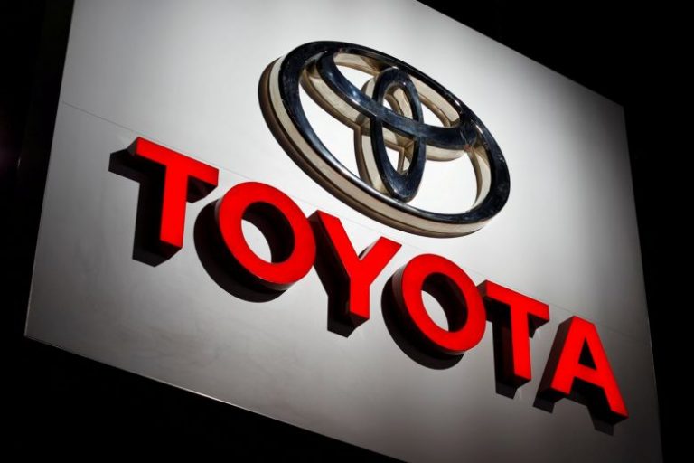 Toyota atkārtoti izvērtē plānus jaunai elektroauto akumulatoru rūpnīcai Japānā