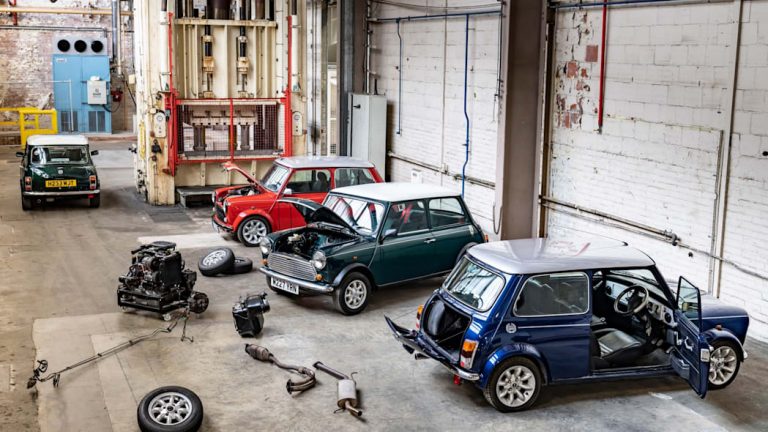 Klasiskos Mini automobiļus būs iespējams pārbūvēt par elektroauto