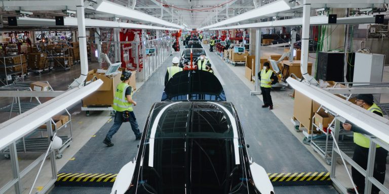 Tesla apstiprina, ka “Gigafactory Texas” sākta “Model Y” ražošana, bet Berlīnē tiek kārtotas atļaujas