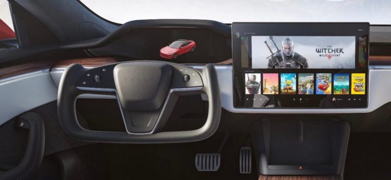 Tesla “Model S” un “Model X” multimediju ekrānus tagad var pagriezt uz savu pusi