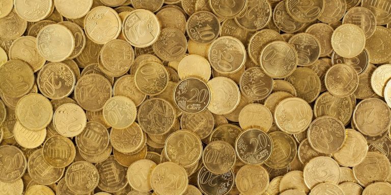 Bezskaidrās un skaidrās naudas attiecība Latvijā – 74% pret 26%
