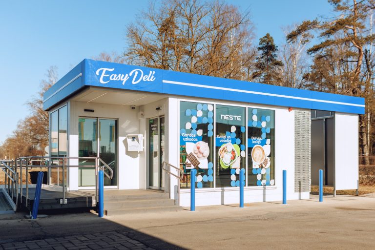 Turpmāk ieeja Neste Easy Deli pašapkalpošanās veikalos arī ar bankas karti