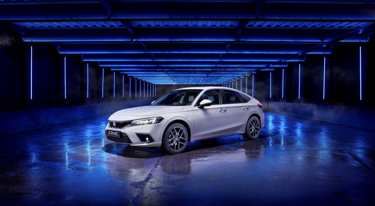 Honda prezentējusi pilnīgi jauno Civic hibrīdu