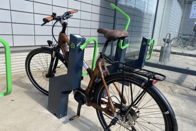 Latvijas pilsētās drīzumā parādīsies igauņu uzņēmuma “Bikeep” viedās velo novietnes