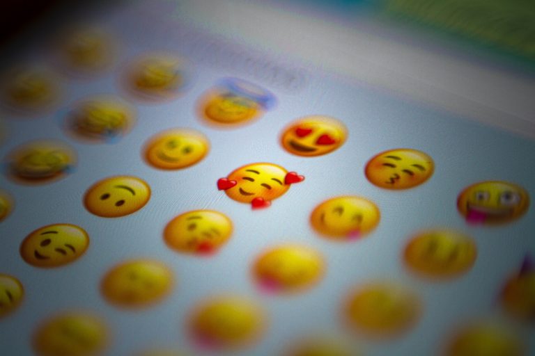 “Youtube”, iespējams, ļaus atsevišķus video momentus novērtēt ar emocijikonām