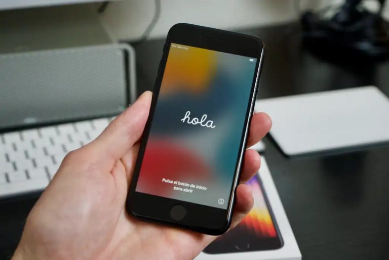 Kritienu testi apliecina, ka jaunais iPhone SE ir gandrīz tikpat izturīgs cik iPhone 13