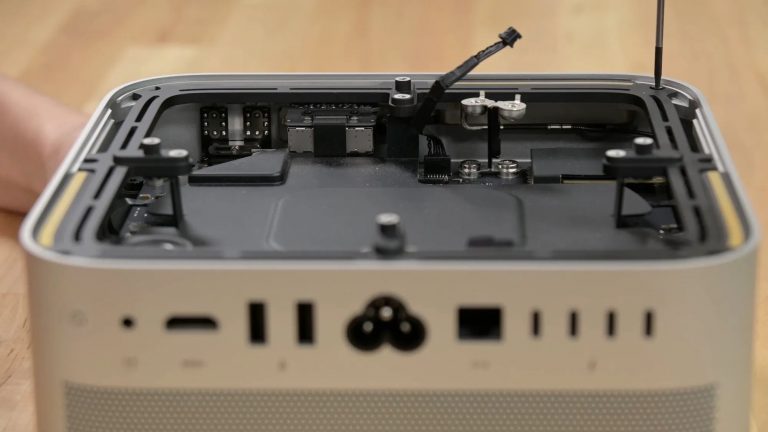 iFixit atklāj, ka Mac Studio cieto disku var nomainīt, bet ne palielināt