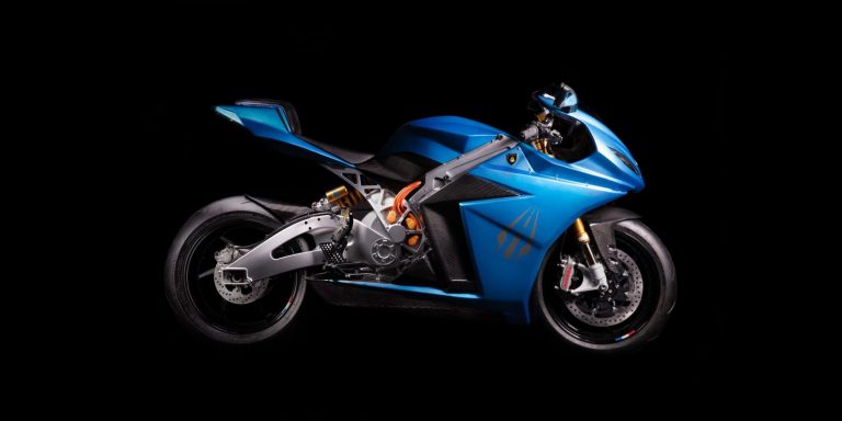 “Lightning Motorcycles” izstrādātais elektromotocikls tēmē attīstīt 400km/h ātrumu un labot rekordu