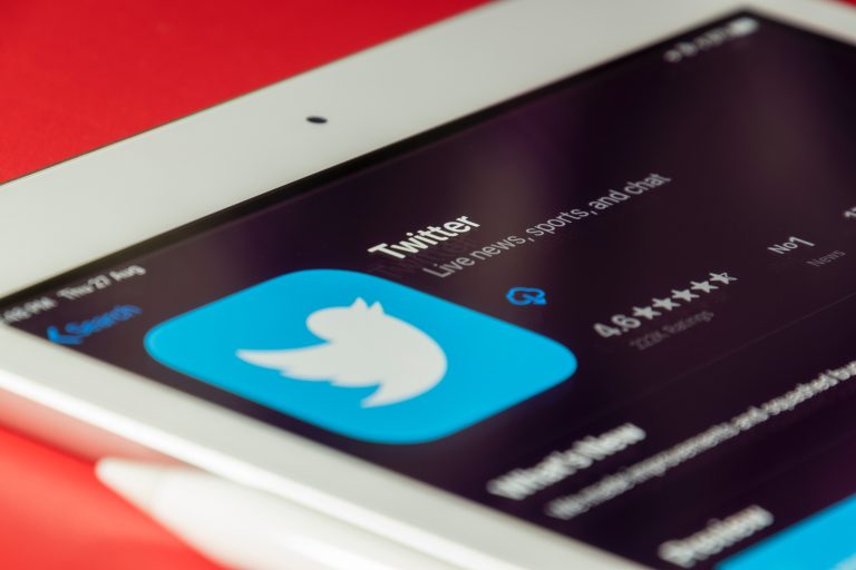 “Twitter” brīdina par ierakstiem, kas ietver saiti uz Krievijas mediju mājaslapām