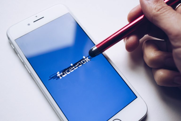 “Facebook” un” Youtube” Eiropas Savienībā bloķē piekļuvi Krievijas medijiem RT un “Sputnik”