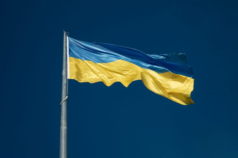 Ukrainas karoga NFT pārdots par 6,75 miljoniem USD, ienākumus novirzot cīņai ar kara sekām