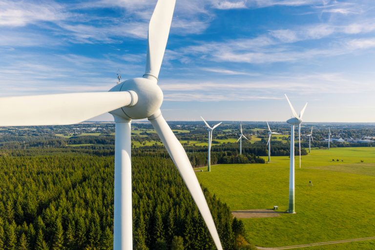 Elektroenerģijas cena maijā pieaugusi, taču saules enerģijas apjomi Latvijā piedzīvo vēl nebijušu kāpumu