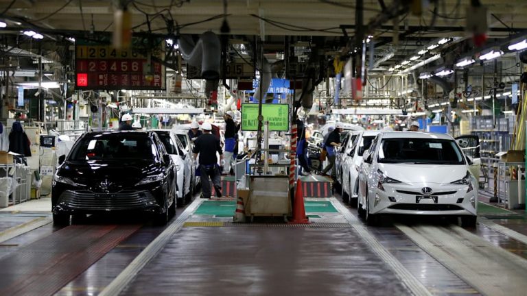 Toyota ievērojami samazina ražošanas plānus jūnijam