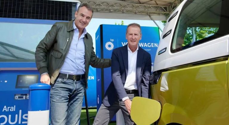 Volkswagen un BP sadarbosies, Eiropā uzstādot elektroauto uzlādes punktus