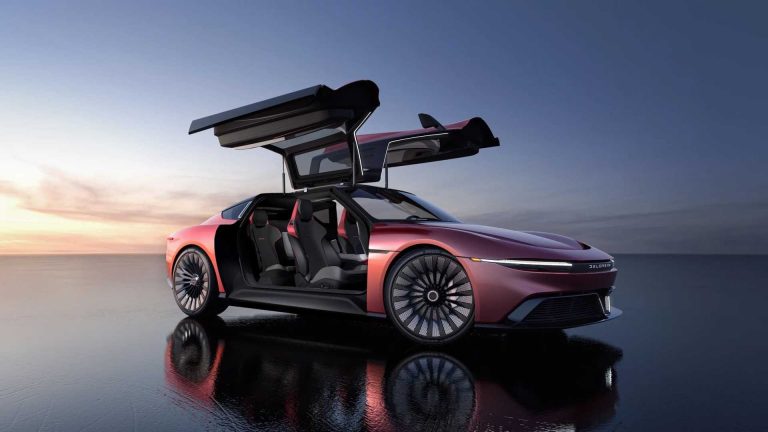 DeLorean izrāda savu pirmo elektroauto, kas automarku vedīs nākotnē