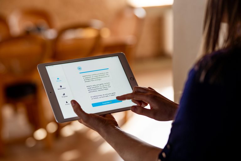Latvijā radītais Vigo kļūst par pirmo valsts apmaksāto digitālās terapijas risinājumu Baltijas valstīs